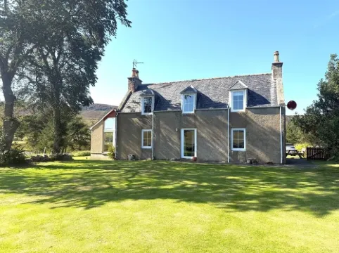Stunning Highland retreat in peaceful glen near Dornoch
