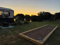 Charming 1 room cottage with overnight horse boarding, country views, and WiFi