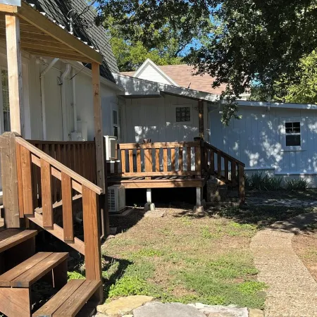 Nestle Inn-centrally located-walk to historic town Square-Big Rocks park & more