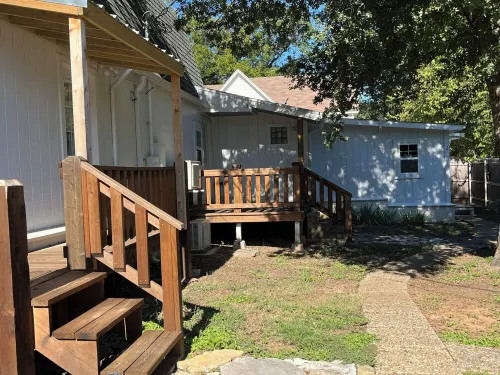 Nestle Inn-centrally located-walk to historic town Square-Big Rocks park & more