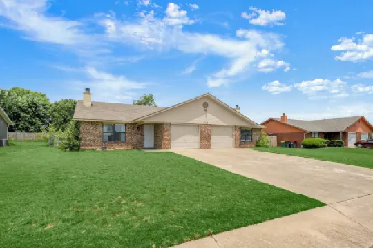 Near Razorback Stadium & Attractions, Firepit