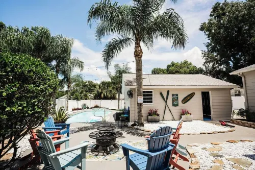 Sanford Story House- Pool, Mini Golf, Arcade and Fire Pit!