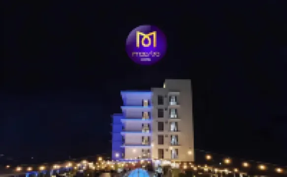 Maestro Hotel Pontianak アックカヤ・パーク 2周辺のホテル