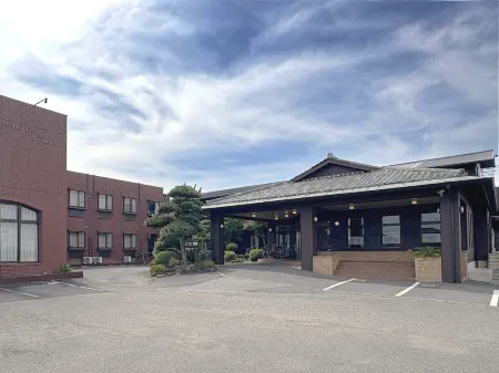 Hotel Meiken Отели рядом со станцией JR Tsuchiura station