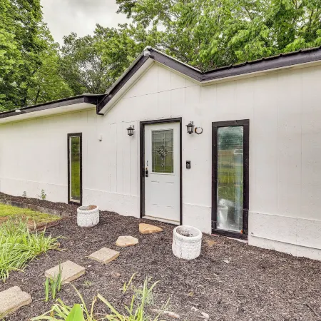 Springdale Vacation Rental ~ 9 Mi to Fayetteville!