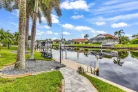 WOW! Luxury Punta Gorda waterfront home; HEATED POOL, golf community; WOW factor