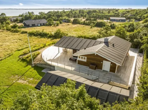 "Eljas" - 200m to the Fjord