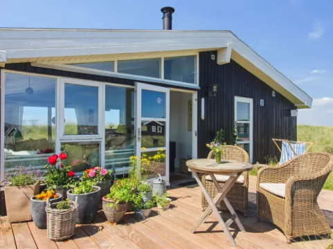 "Anissa" - 100m from the Sea