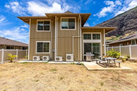 @marbella Lane - Elegant 3BR w/ Marvelous Views