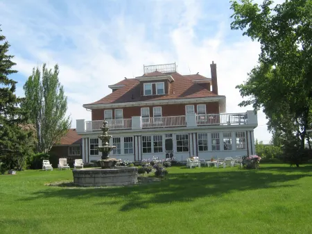 Wakamow Heights Bed and Breakfast Отели рядом с достопримечательностью «Tunnels Of Moose Jaw»
