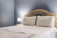 Balcony, River Access, Full Kitchen & LR in Heart of White Mtns Hotels in Woodstock