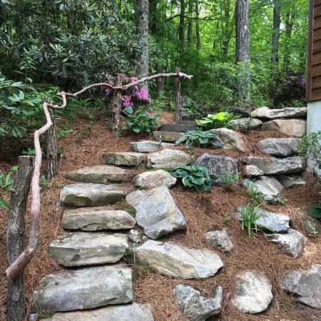 Deluxe 2 King Suites–Walk to Downtown Highlands NC– Fireplace & Fiber Optic