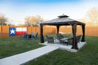 2 minutes to downtown! Hill Country Luxury Duplex TX Wine Trail - Home B