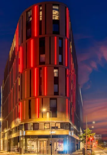 Radisson Hotel Reims Hotels near Mars Gate