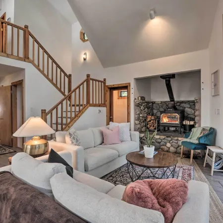 Tahoe Donner Retreat w/ Decks & Lake Access!