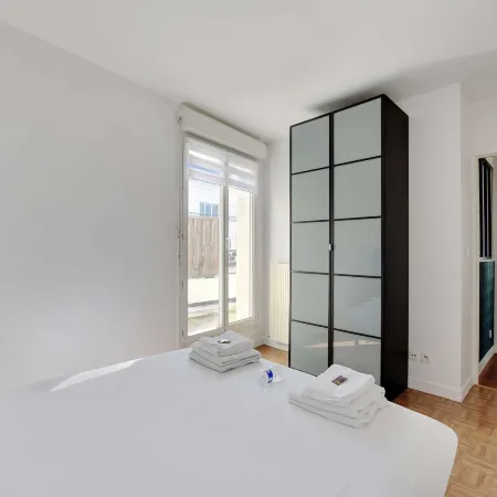 Cosy apartment & balcony -1BR/4P- Levallois-Perret Отели рядом с достопримечательностью «LVMH Fragrance Brands»