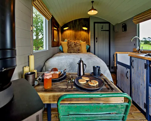 Shepherd's Hut on Llŷn Peninsula, Near Snowdonia Hotels in Llannor