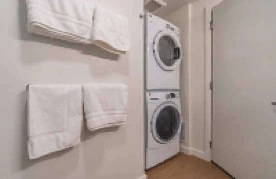 1BR | Views, Rooftop, Gym | Sophari B | Bellevue