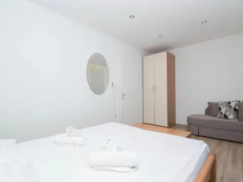 Apartments Antonio - Comfort One-Bedroom Apartment with Balcony and Sea View - 4