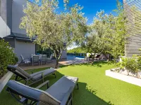 Villa with Pool, Game Room, Garden - 3-Star
