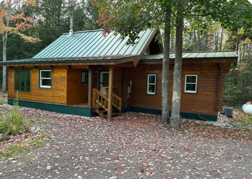 Private Hideaway Cabin, Nestled in the Woods with Private Silver River Access.