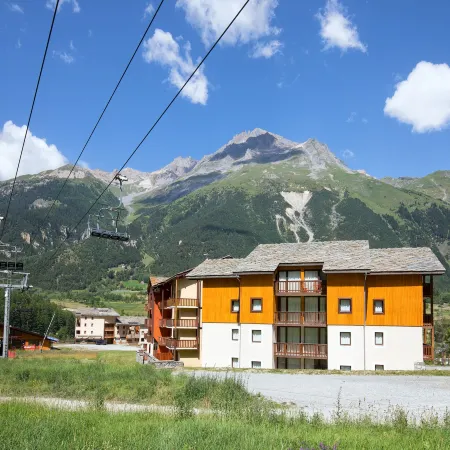 Apartment with balcony in Val Cenis Отели в г. Браман