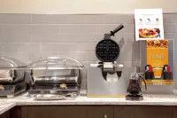Quality Inn & Suites Kingston - Bữa sáng