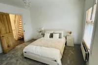 House - Sleeps 6 - Garden - Parking - 3 stjerner