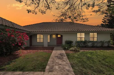 Welcome to Golfer’s Dream Retreat in Port St. Lucie FLA, on The Saints Golf club Hotels near Santa Lucia River Club