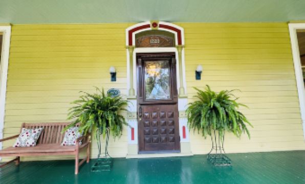 Rothschild-Pound House Inn