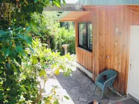 Modernly Furnished Bungalow with Fireplace, Surrounded by Greenery. Hotels in Friedrichroda