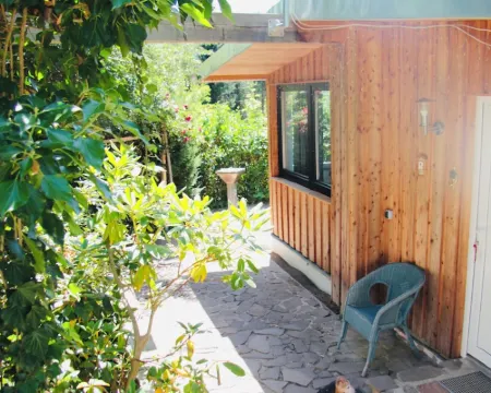 Modernly Furnished Bungalow with Fireplace, Surrounded by Greenery. Hotels in Friedrichroda