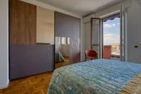 Palmanova sixty-seven, indoor parking, wifi Hotel a Cimiano