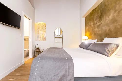 Amazing apartment with balconies in city center. Plaza España III