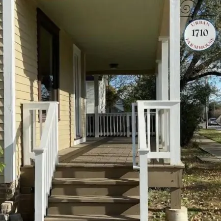Urban Farmhouse near O’Hare Airport