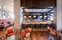 Hotel Indigo COLUMBUS AT RIVERFRONT PLACE by IHG - bar