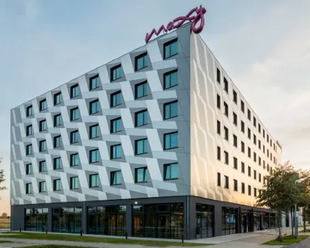 Moxy Berlin Airport Hotels in Schonefeld