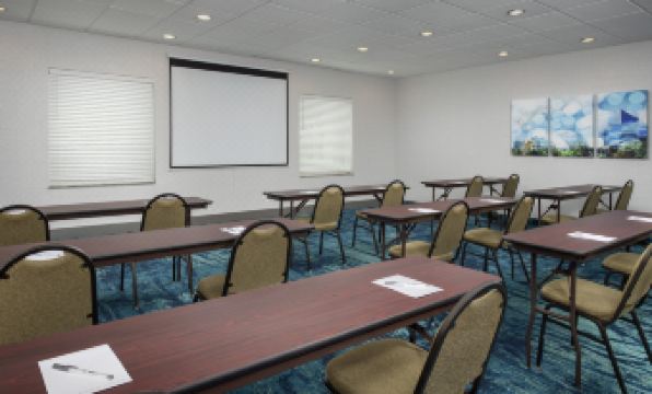 Hampton Inn & Suites Holly Springs