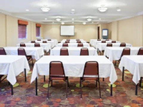 Holiday Inn Express PORTLAND SOUTH - LAKE OSWEGO by IHG Hoteles en Tigard