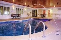 Holiday Inn Express & Suites GREENFIELD by IHG - Pool