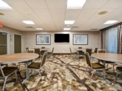 普拉森特山康科德Homewood Suites by Hilton 普萊森特希爾酒店