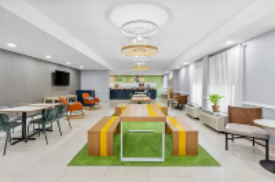 Spark by Hilton Des Plaines Chicago O'Hare