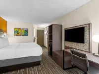 Hotel Concord Syracuse, Ascend Hotel Collection Hotels near Syracuse Hancock International Airport