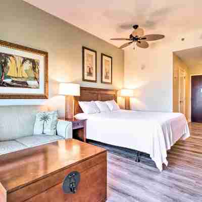 Studio w/ Pool Access - Walk to Miramar Beach! Rooms