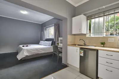 Inn & Out Sandton Hotel in zona Nelson Mandela Square