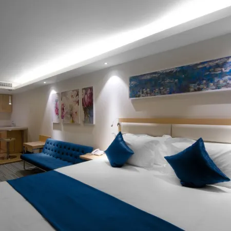 Lyz Business Hotel