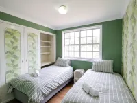 Country 4-Bed Homestead with Games Room & Views