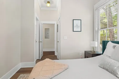 The Peach House- Near Downtown - Bungalow