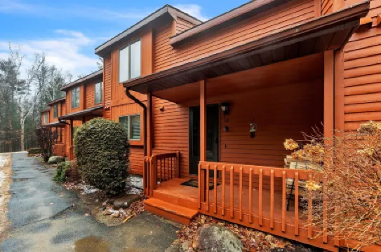 Santanoni 60h - Renovated Townhome With Privacy 2 Bedroom Townhouse by The Summit at Gore Mountain