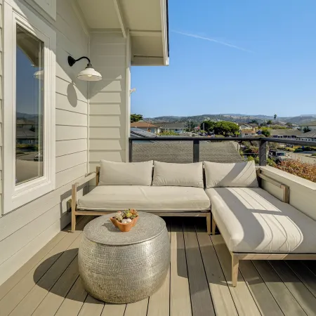 Steps to Ocean: Luxe Family Home in Half Moon Bay!